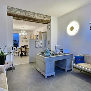 Casa Antonella Roe